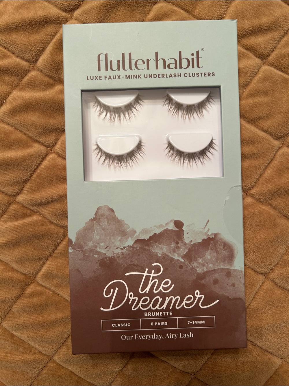 Flutterhabit the dreamer brunette